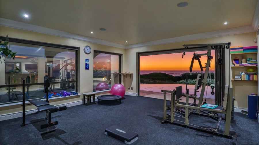 6 Bedroom Property for Sale in Myoli Beach Western Cape